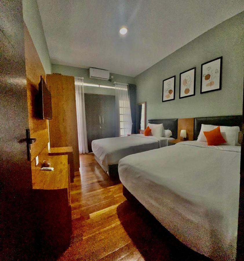Вилла Radja House Cipaku Indah Бандунг Экстерьер фото