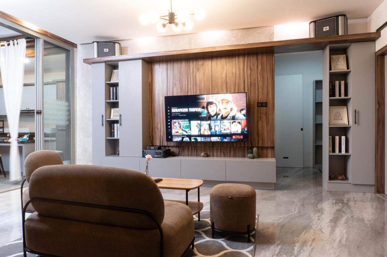 Вилла Radja House Cipaku Indah Бандунг Экстерьер фото